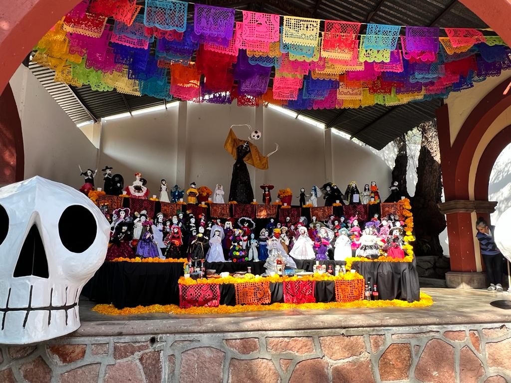 Coordinación DIF de Villa de Pozos, presenta ofrenda monumental de "Día de Muertos"
